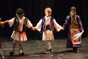 Φορεσιές και χοροί Ηπείρου από τον Πολιτιστικό Σύλλογο Γρεβενών 