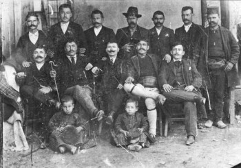 Ασπροποταμίτες στα Τρίκαλα 1910