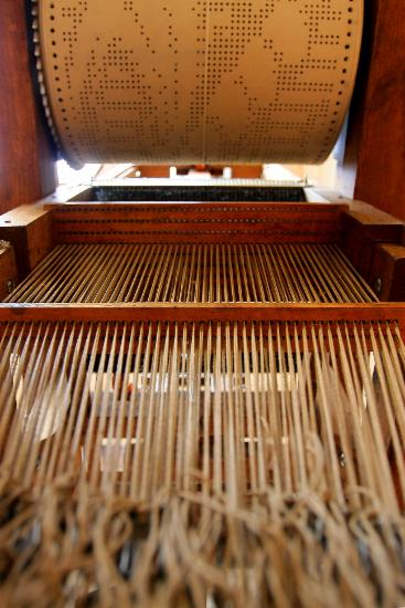 Halbautomatischer Webstuhl von Basile Bouchon