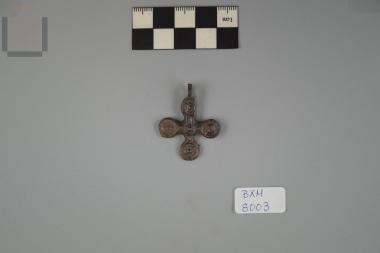 Pendant cross