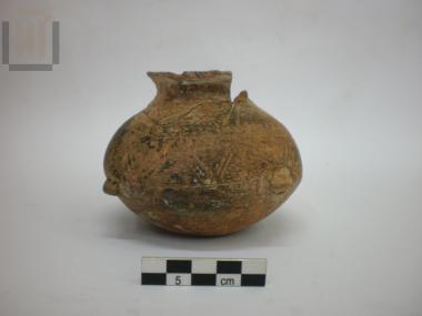 Σφαιρικό αγγείο με εγχάρακτη διακόσμηση