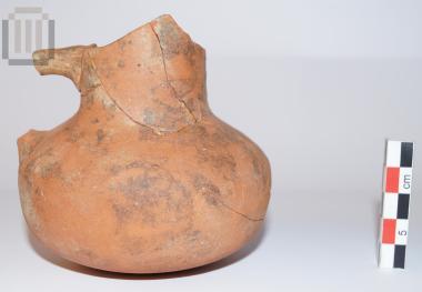 Jug with cutaway neck