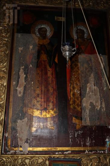 Saints Constantine and Helena hold the True Cross