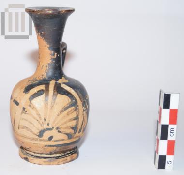 Squat lekythos