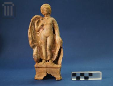 Clay figurine of Aphrodite anadyomene