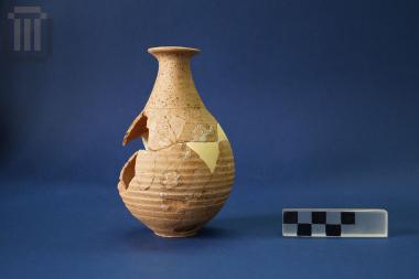 Αβαφές μυροδοχείο με αυλακώσεις