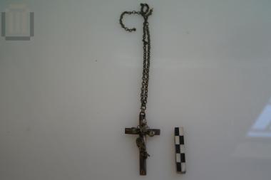 Σταυρός με αλυσίδα