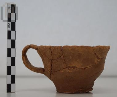 Μόνωτο τροπιδωτό κύπελλο