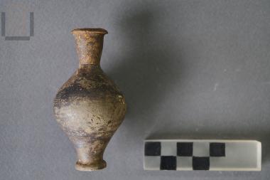 Μελαμβαφές ατρακτόσχημο μυροδοχείο