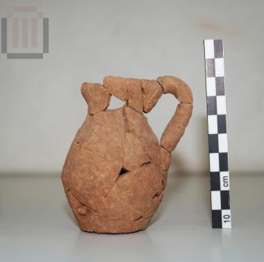 Trefoil juglet