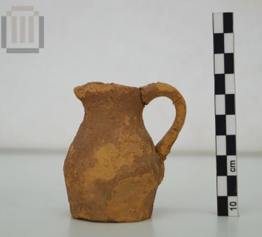 Trefoil juglet
