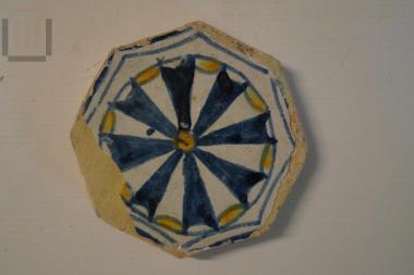 Octagonal ceramic plaque