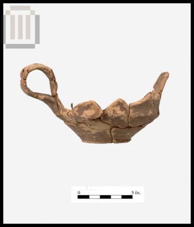 One-handled carinated cup