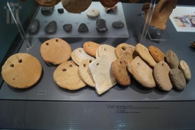 Μεγάλη πήλινη δισκοειδής αγνύθα