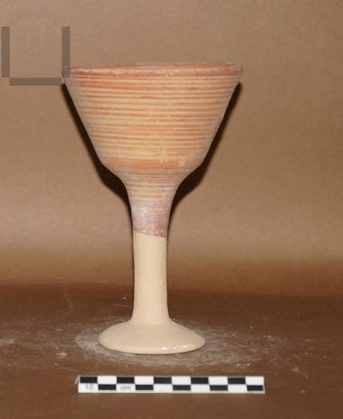 Κύπελλο με ψηλό πόδι