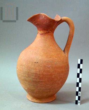 Τριφυλλόστομη οινοχόη