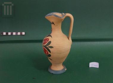 Pitcher with one handle