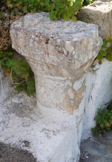 Part of a colonette with inherent capital and impost