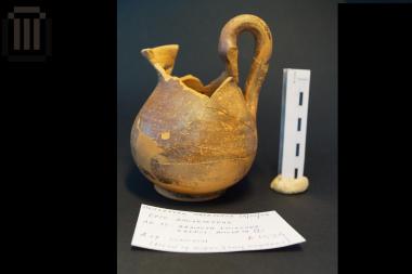 Τριφυλλόστομη οινοχόη