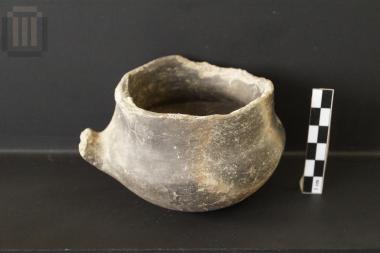 Kantharoid vase