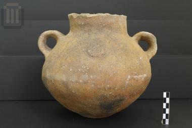 Vase of closed shape