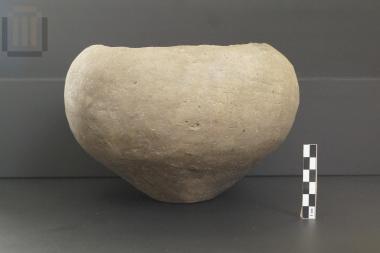 Vase of closed shape