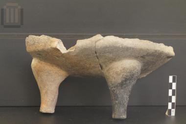 Four-legged vase
