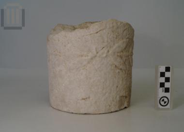 Τμήμα λίθινου κιονίσκου από την Μαζαρακιά