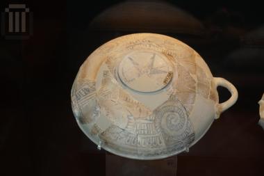 Βαθύ δίωτο ροδιακό πινάκιο με γραπτή διακόσμηση