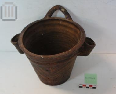 Clay pot for kitchen utensils