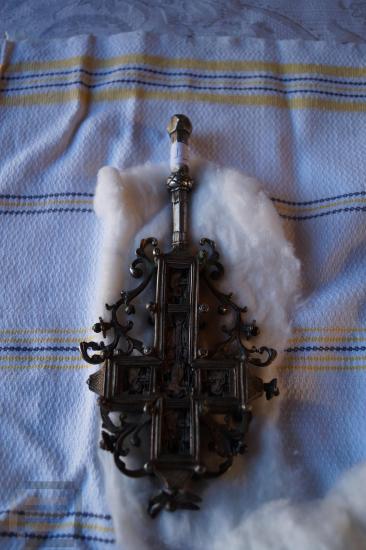 Cross