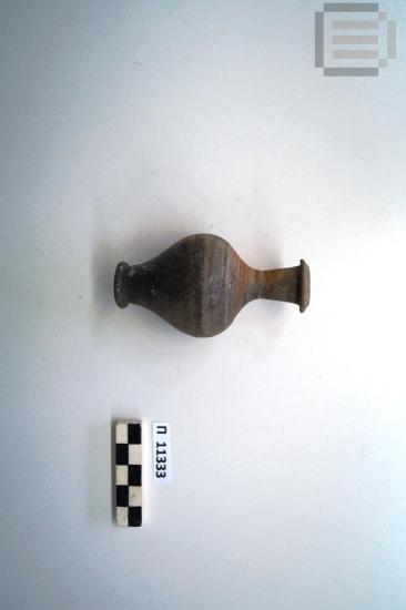 Μελαμβαφές μυροδοχείο, από την Ρουντίνα Κοπανού