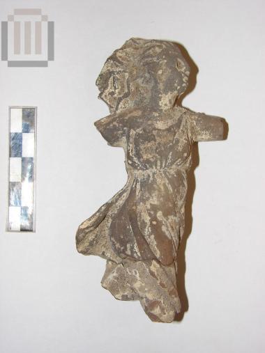 Τμήμα πήλινου ανάγλυφου πλακιδίου από τη διακόσμηση ξύλινης κλίνης