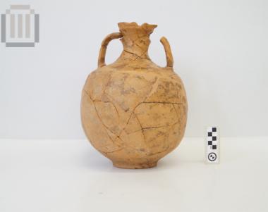 Clay amphora from Gardiki Paramythia