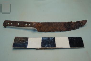 Iron knife