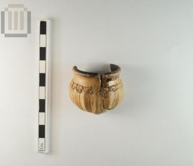 Τμήμα πήλινου λουλά από την Εγνατία οδό