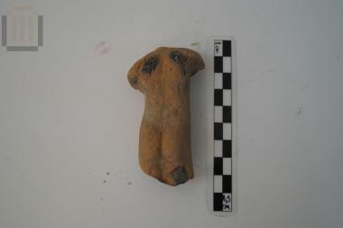 Τμήμα ειδωλίου ανδρικής μορφής