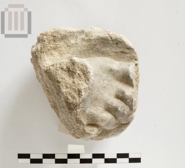 Statuette fragment