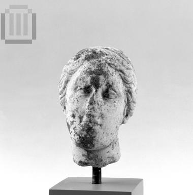 Statuette fragment of a female figure