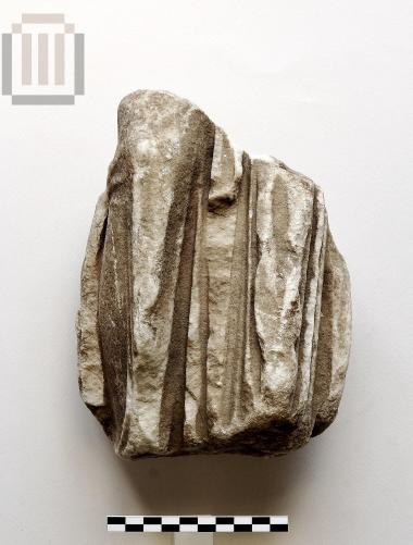 Female statue [fragment]
