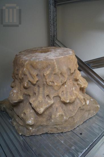 Corinthian pilaster capital