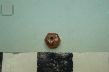 Glass bead