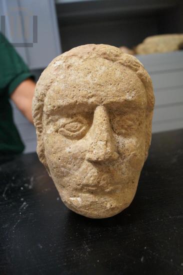 Τμήμα γλυπτού γυναικεία κεφαλή