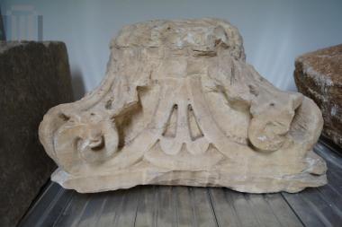 Corinthian pilaster capital