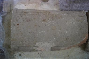 Double-ended column of a window