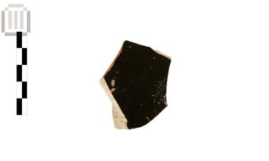 Μελαμβαφές πινάκιο με εμπίεστη διακόσμηση [τμήμα]