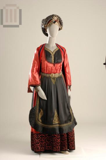 Φορεσιά γυναικεία, γιορτινή Μετσόβου