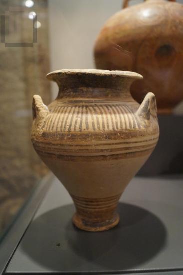 Three-handled kalathos with painted decoration