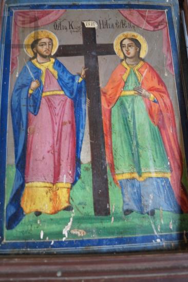 Saints Constantine and Helena hold the True Cross