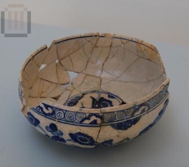 Open vase